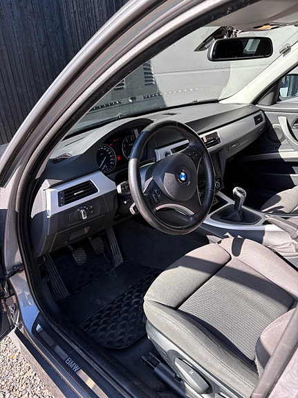 BMW 316i 13 of 25