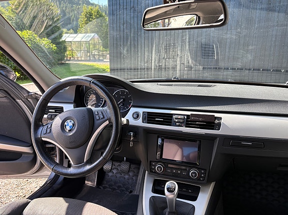 BMW 316i 21 of 25