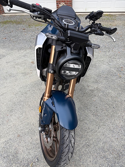 Honda CB 125 R 4 of 10