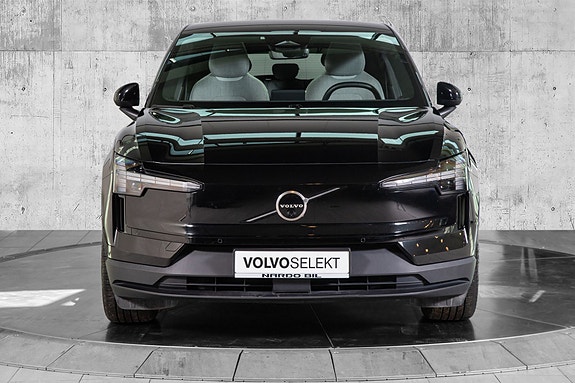 Volvo EX30 2 of 27