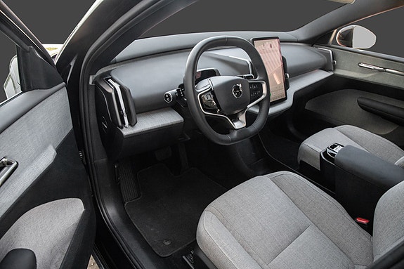 Volvo EX30 17 of 27