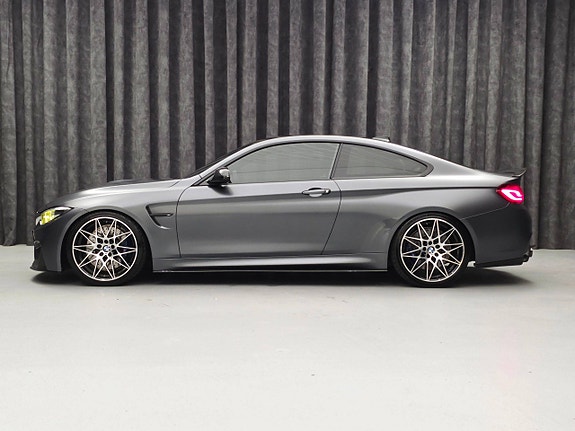 BMW M4 4 of 30