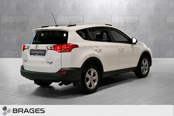 Toyota RAV4 4 of 5