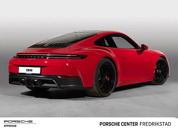 Porsche 911 4 of 5