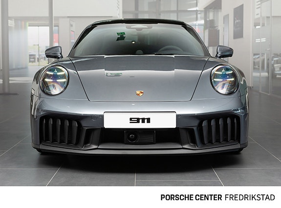 Porsche 911 4 of 5