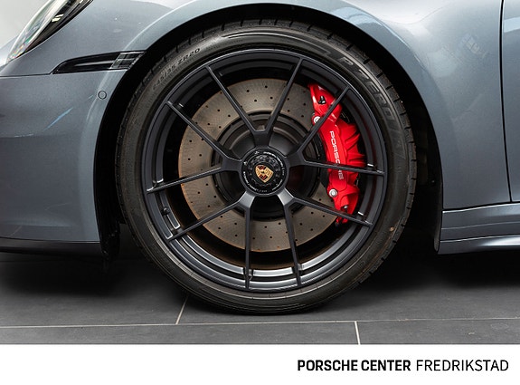 Porsche 911 16 of 30