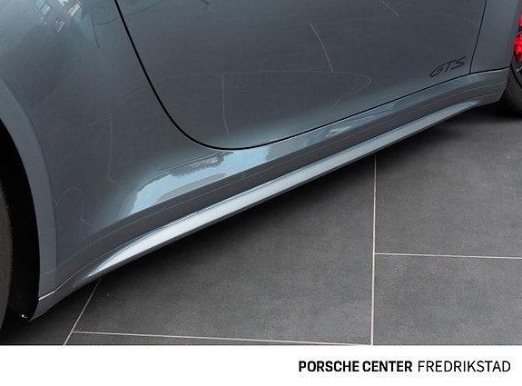 Porsche 911 14 of 30
