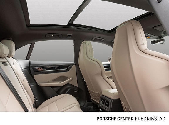 Porsche Macan 27 of 30