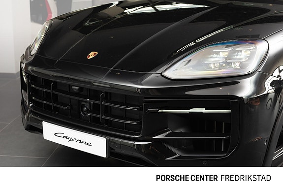 Porsche Cayenne Coupe 10 of 30