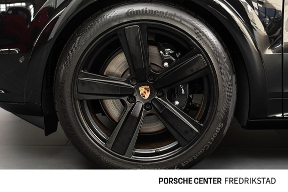 Porsche Cayenne Coupe 15 of 30