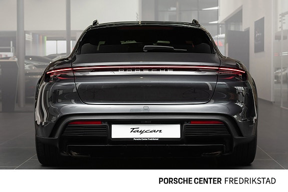 Porsche Taycan Cross Turismo 4 of 5