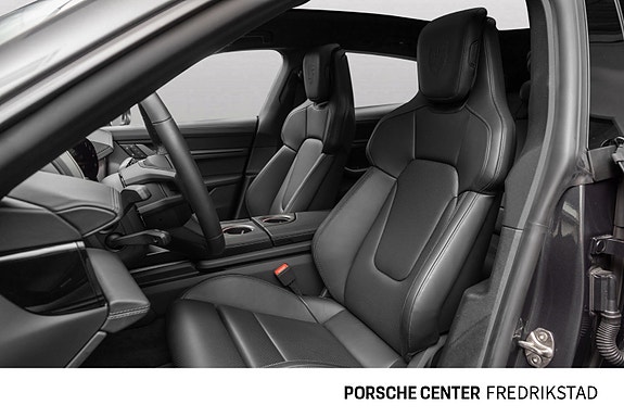 Porsche Taycan Cross Turismo 26 of 30