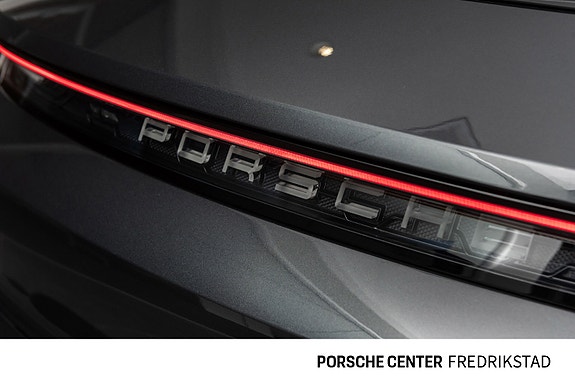 Porsche Taycan Cross Turismo 8 of 30