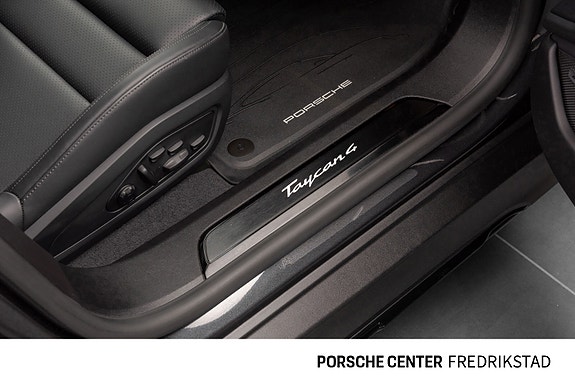 Porsche Taycan Cross Turismo 17 of 30