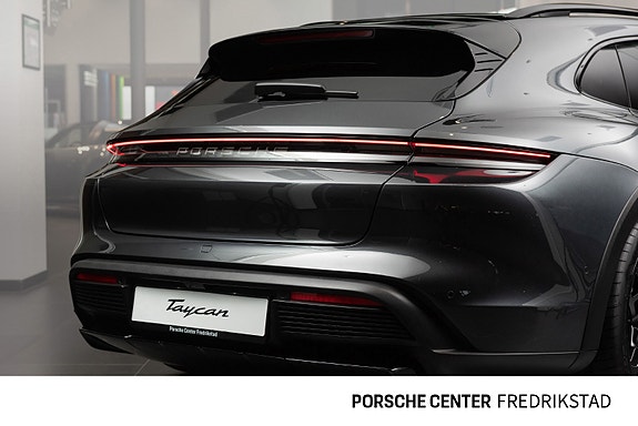 Porsche Taycan Cross Turismo 6 of 30