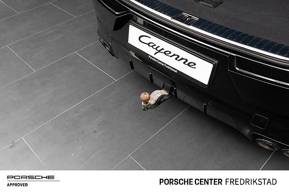 Porsche Cayenne 13 of 30