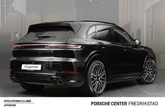 Porsche Cayenne 5 of 30