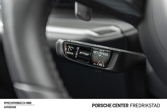 Porsche Cayenne 27 of 30