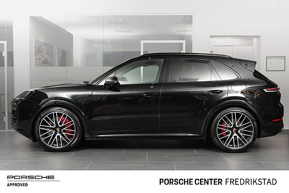 Porsche Cayenne 2 of 30
