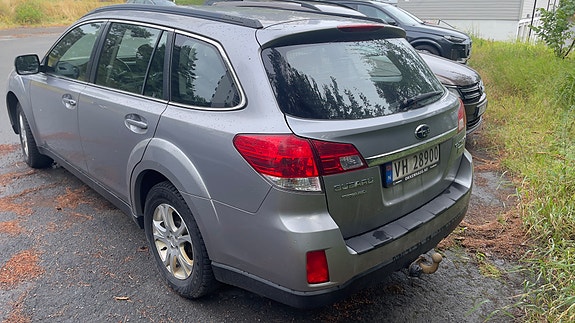 Subaru Legacy 5 of 5