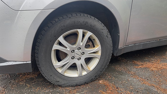Subaru Legacy 3 of 5