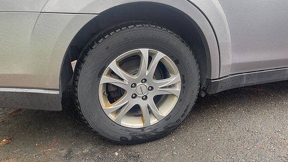 Subaru Legacy 4 of 5