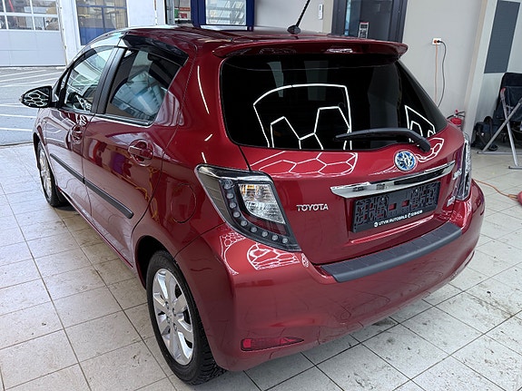 Toyota Yaris 5 of 5