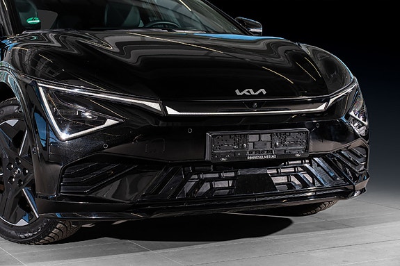 Kia EV6 3 of 5