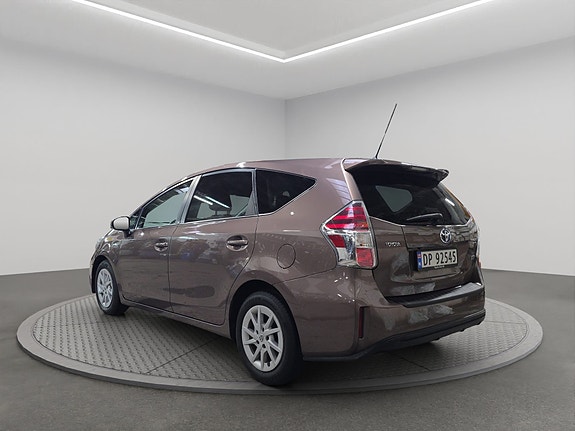 Toyota Prius+ 5 of 5
