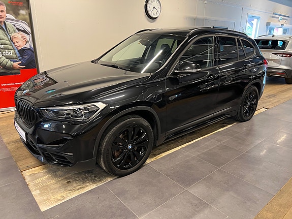 BMW X1 3 of 5