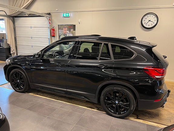 BMW X1 4 of 5