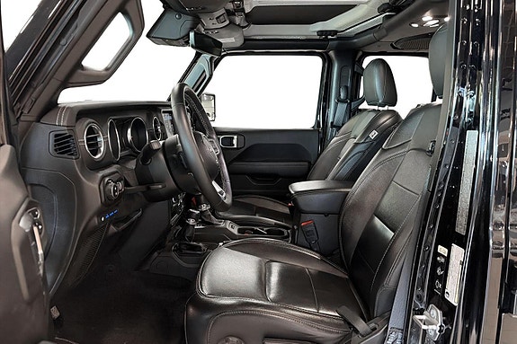 Jeep Wrangler 8 of 25