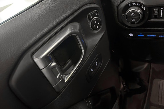Jeep Wrangler 17 of 25