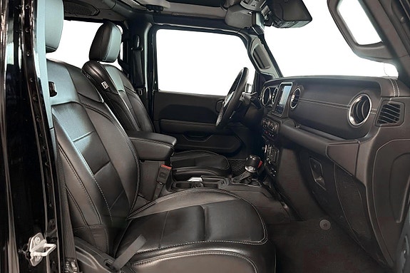 Jeep Wrangler 23 of 25