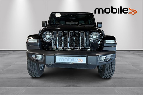 Jeep Wrangler 18 of 25