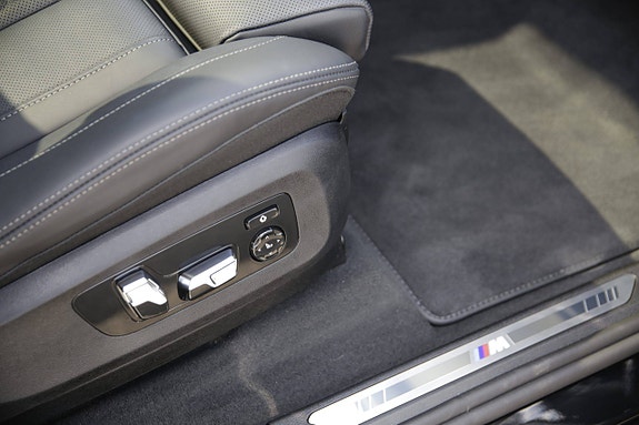 BMW X7 26 of 30
