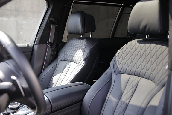 BMW X7 11 of 30