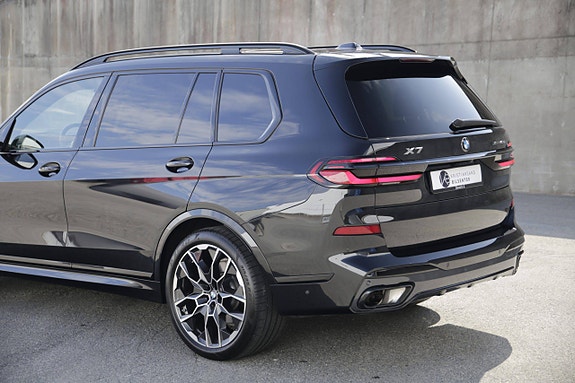 BMW X7 3 of 30