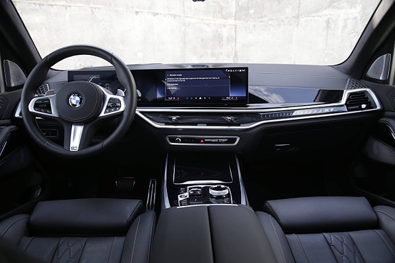 BMW X7 12 of 30