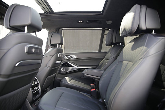 BMW X7 21 of 30