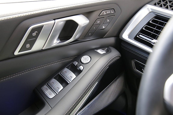 BMW X7 14 of 30
