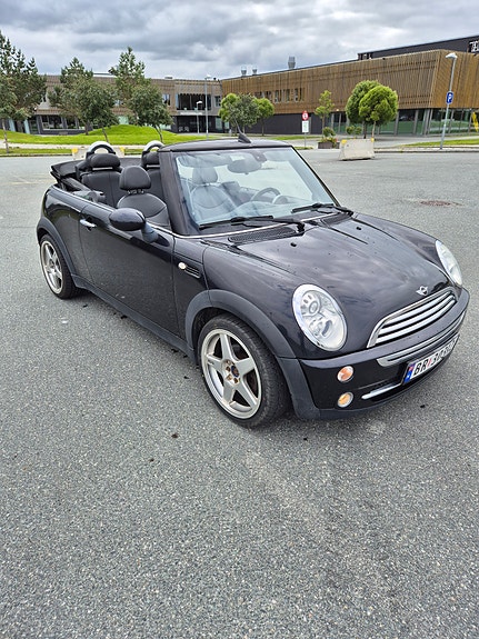 MINI Cooper 2 of 5