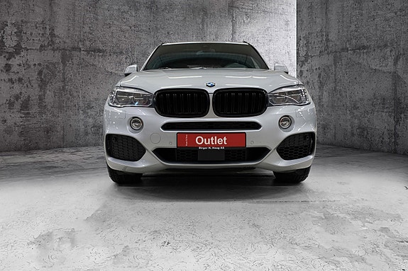 BMW X5 2 of 5