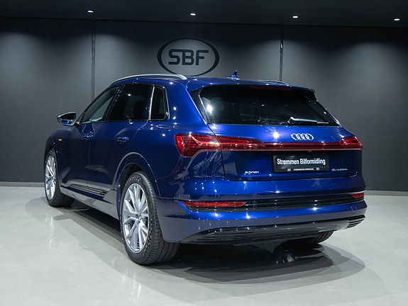 Audi e-tron 5 of 5