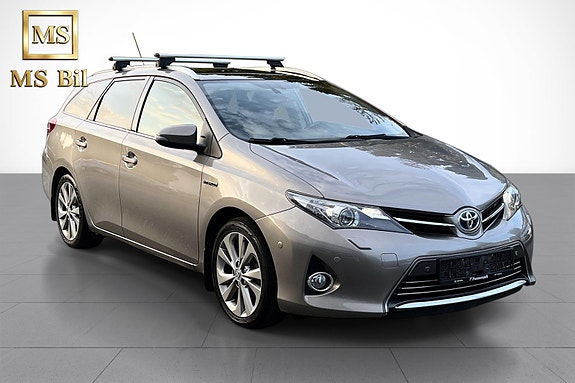Toyota Auris 3 of 5