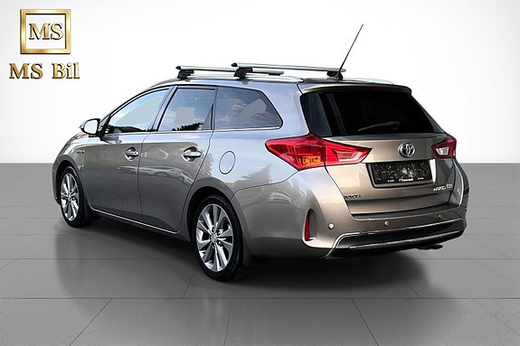 Toyota Auris 5 of 5