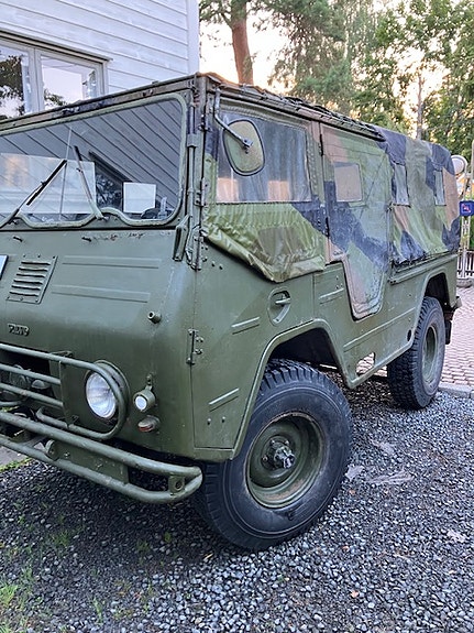 Volvo 4 of 5