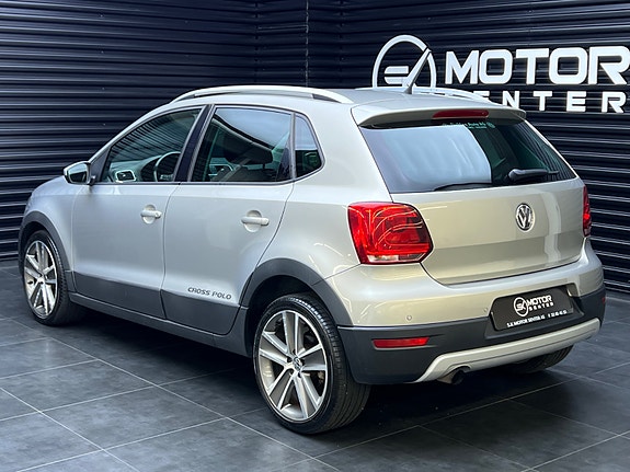 Volkswagen Polo Cross 2 of 5
