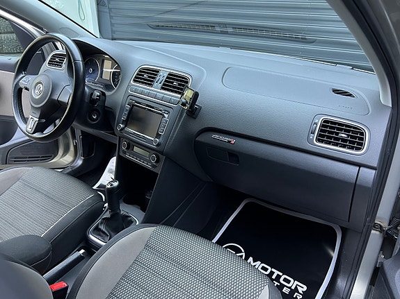 Volkswagen Polo Cross 10 of 30