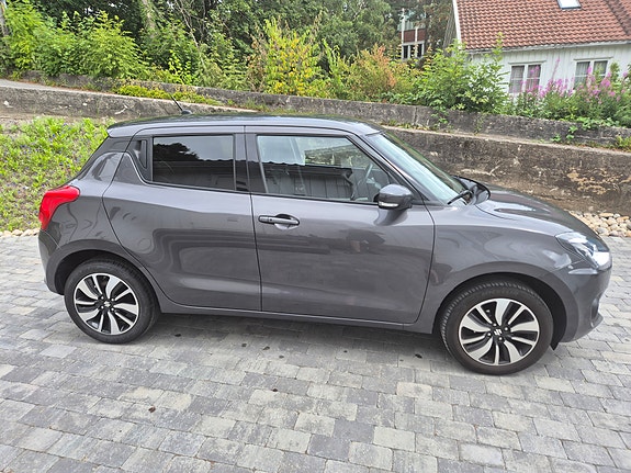 Suzuki Swift 2 of 5
